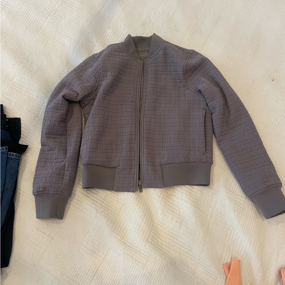 Lulu Lemon reversible jacket- purple - Picture 3 of 6